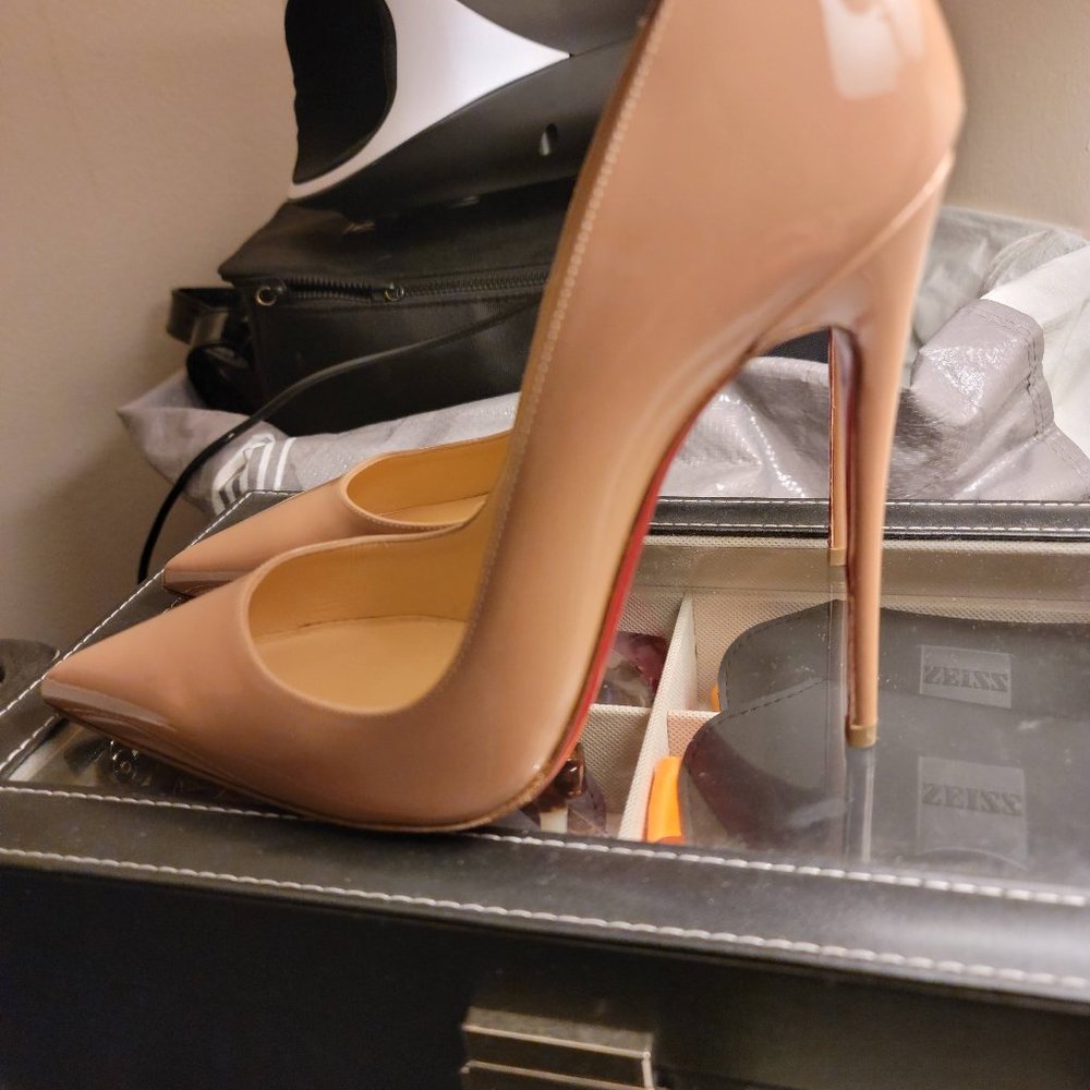 Christian Louboutin So Kate